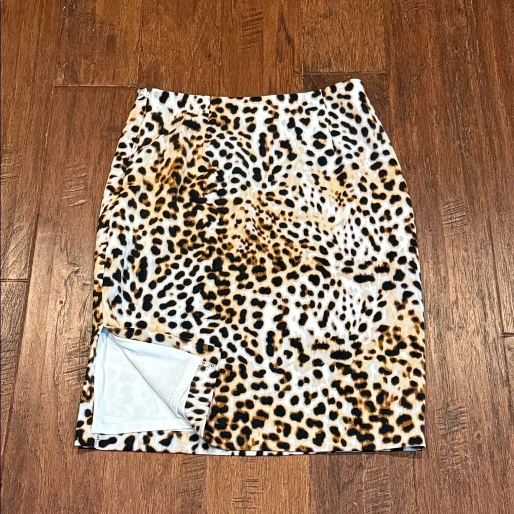 Size 2P Worthington Leopard Print Pencil Skirt Side Slit